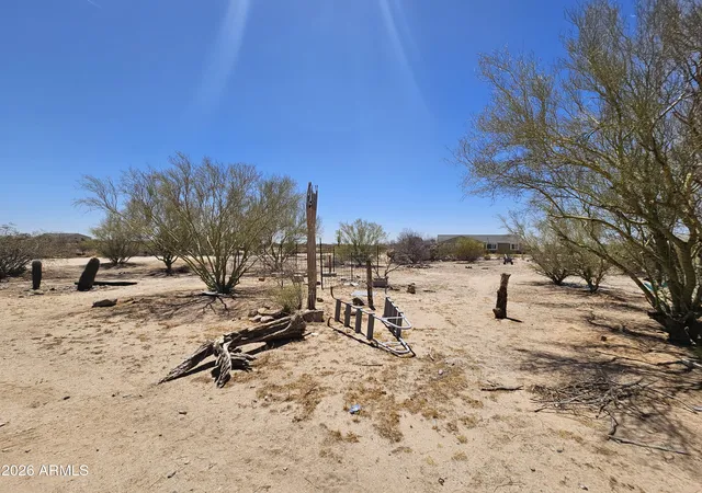 Photo 3 of Manufactured home for sale at 11761 N Abel Pl, Florence, AZ 85132 | MLS# 7077878 | Listing updated on 2026-09-11
