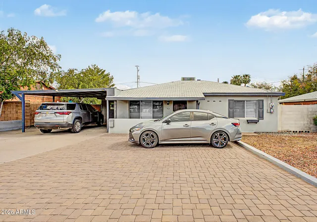 Photo 2 of Single family home for sale at 813 E Glendale Ave, Phoenix, AZ 85020 | MLS# 7074227 | Listing updated on 2026-09-08