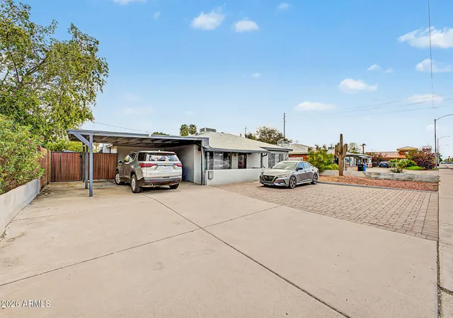 Photo 3 of Single family home for sale at 813 E Glendale Ave, Phoenix, AZ 85020 | MLS# 7074227 | Listing updated on 2026-09-08