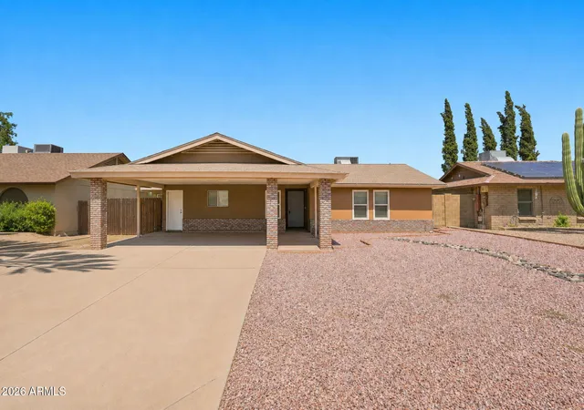 Photo 1 of Single family home for sale at 332 W Kerry Ln, Phoenix, AZ 85027 | MLS# 7074907 | Listing updated on 2026-09-03