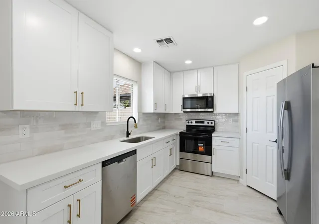 Photo 3 of Single family home for sale at 38550 N La Grange Ln, Queen Creek, AZ 85140 | MLS# 7051476 | Listing updated on 2026-09-22