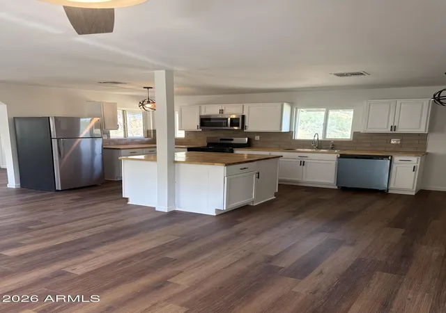 Photo 3 of Single family home for sale at 642 W Eagles Blf, Globe, AZ 85501 | MLS# 7058525 | Listing updated on 2026-09-08
