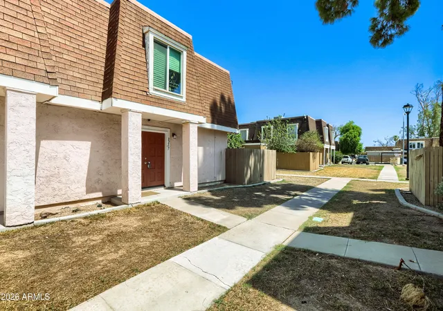 Photo 4 of Townhouse for sale at 8217 N 34th Avenue, Phoenix, AZ 85051 | MLS# 7058979 | Listing updated on 2026-09-03
