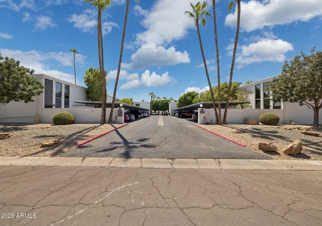Photo 2 of Townhouse for sale at 385 W Pierson St #B4, Phoenix, AZ 85013 | MLS# 7085147 | Listing updated on 2026-09-26