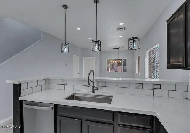 Photo 4 of Single family home for sale at 7206 S 8th Terrace, Phoenix, AZ 85042 | MLS# 7064668 | Listing updated on 2026-09-04