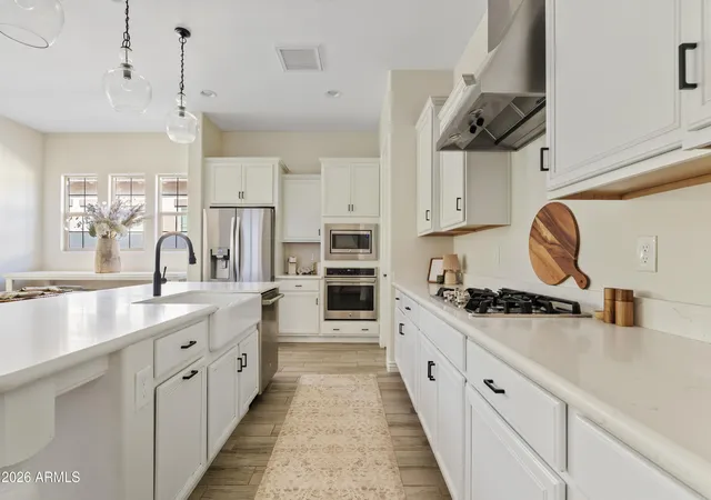 Photo 2 of Sale Pending at 224 W Fellars Dr, Phoenix, AZ 85023 | MLS# 7065570 | Listing updated on 2026-09-11