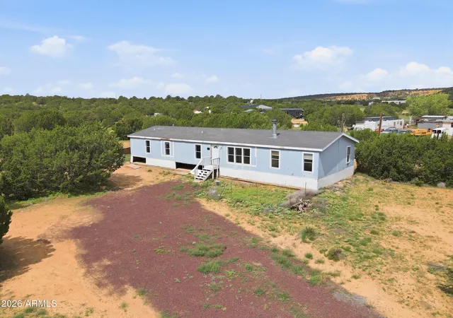 Photo 2 of Manufactured home for sale at 55 N Country Ln, Concho, AZ 85924 | MLS# 7062487 | Listing updated on 2026-09-08