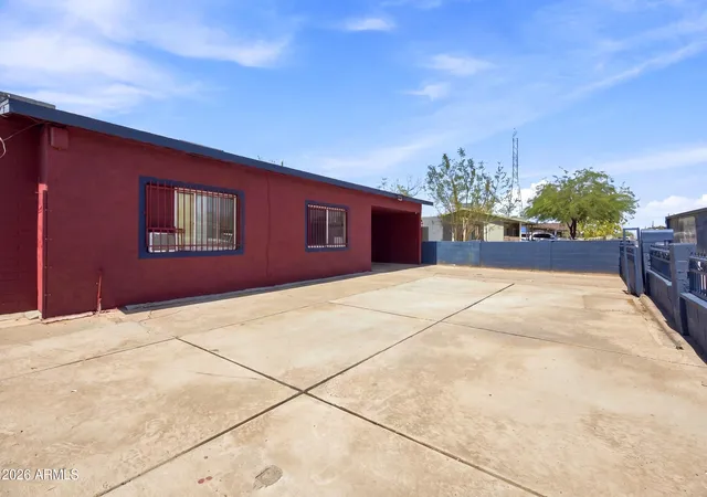 Photo 3 of Single family home for sale at 902 S 30th Drive, Phoenix, AZ 85009 | MLS# 7063017 | Listing updated on 2026-09-03