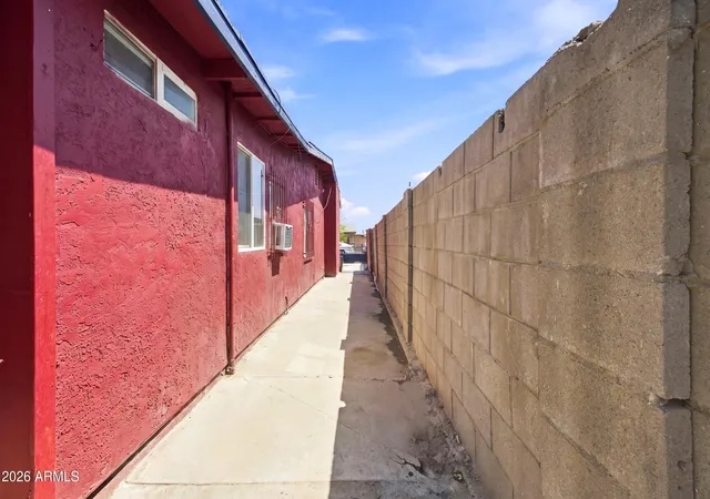 Photo 4 of Single family home for sale at 902 S 30th Drive, Phoenix, AZ 85009 | MLS# 7063017 | Listing updated on 2026-09-03