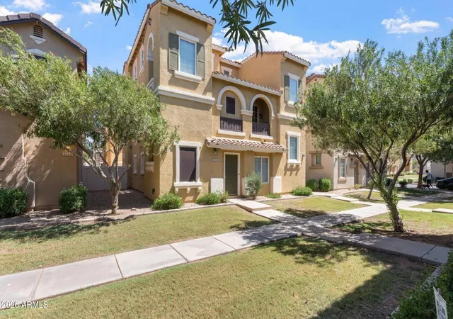 Photo 2 of Townhouse for sale at 4212 E Jasper Dr, Gilbert, AZ 85296 | MLS# 7064336 | Listing updated on 2026-10-08