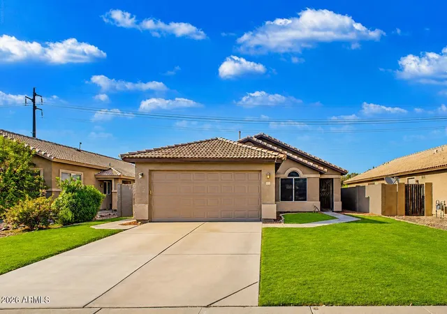 Photo 3 of Single family home for sale at 194 W Shannon St, Gilbert, AZ 85233 | MLS# 7064966 | Listing updated on 2026-09-14