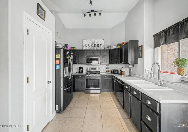 Photo 3 of Single family home for sale at 194 W Shannon St, Gilbert, AZ 85233 | MLS# 7064966 | Listing updated on 2026-09-14