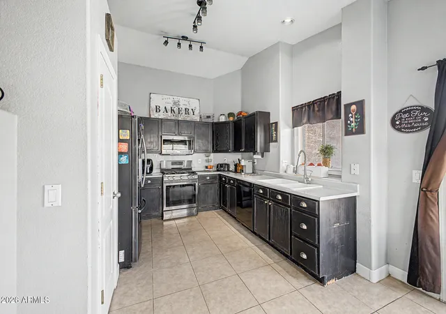Photo 4 of Single family home for sale at 194 W Shannon St, Gilbert, AZ 85233 | MLS# 7064966 | Listing updated on 2026-09-14