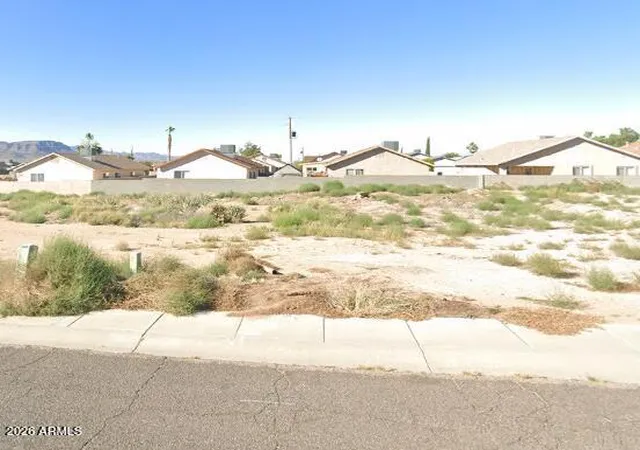 Photo 4 of Sale Pending at 2709 Emerson Ave, Kingman, AZ 86401 | MLS# 7077943 | Listing updated on 2026-09-25