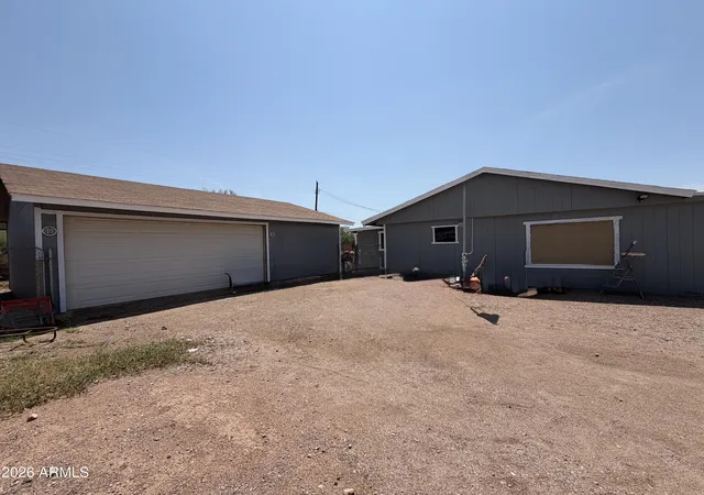Photo 2 of Sale Pending at 1089 S Warner Dr, Apache Junction, AZ 85120 | MLS# 7064794 | Listing updated on 2026-09-11