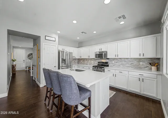 Photo 2 of Single family home for sale at 946 E Wimpole Ave, Gilbert, AZ 85297 | MLS# 7075823 | Listing updated on 2026-09-13