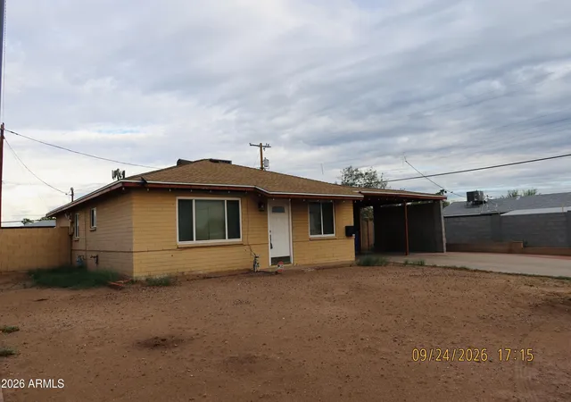 Photo 3 of Single family home for sale at 1711 N 33rd Place, Phoenix, AZ 85008 | MLS# 7065013 | Listing updated on 2026-09-25