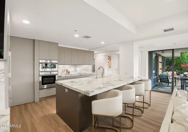 Listing Photo 5 - Condo for sale in building located at 7141 E Rancho Vis Dr, Scottsdale, AZ 85251 - Unit #6008