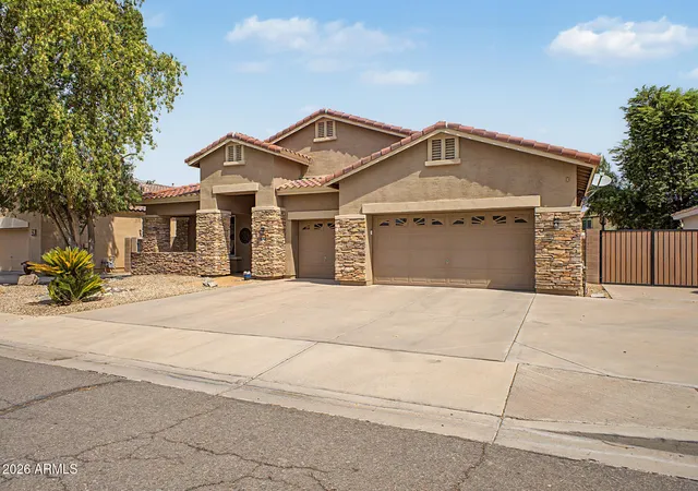 Photo 2 of Single family home for sale at 870 E Lynx Way, Chandler, AZ 85249 | MLS# 7069964 | Listing updated on 2026-09-14