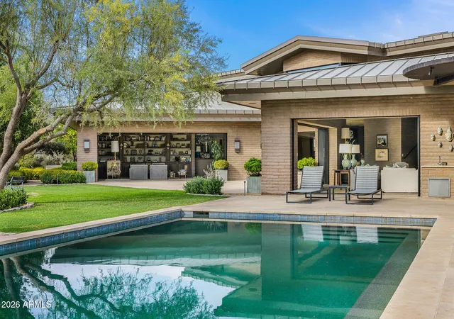 Photo 2 of Mansion for sale at 5721 N Casa Blanca Dr, Paradise Valley, AZ 85253 | MLS# 7069148 | Listing updated on 2026-09-14