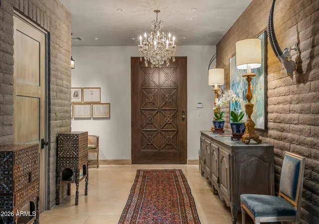 Photo 4 of Single family home for sale at 5721 N Casa Blanca Dr, Paradise Valley, AZ 85253 | MLS# 7069148 | Listing updated on 2026-10-07