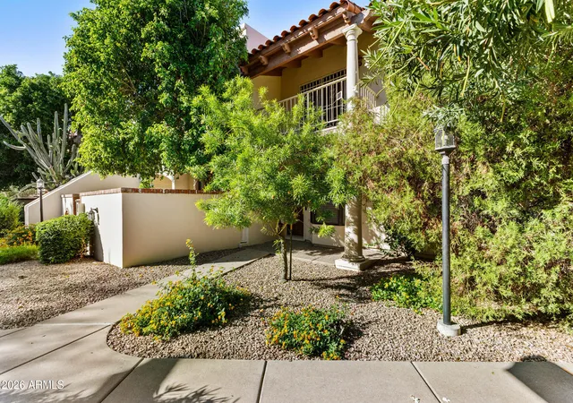 Listing Photo 1 - Condo for sale in building located at 1017 E Maryland Ave, Phoenix, AZ 85014 - Unit #Unit 110
