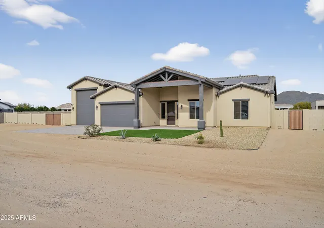 Photo 3 of Single family home for sale at 2120 W Tanya Trl, Phoenix, AZ 85086 | MLS# 7075796 | Listing updated on 2026-09-13