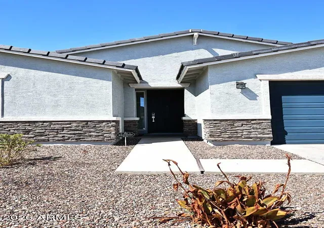 Photo 3 of Single family home for sale at 3324 E Alexander Dr, San Tan Valley, AZ 85143 | MLS# 7068843 | Listing updated on 2026-10-07