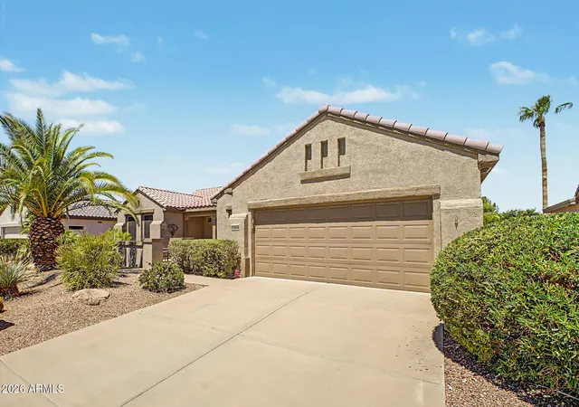 Photo 4 of Sale Pending at 15850 W Silver Breeze Dr, Surprise, AZ 85374 | MLS# 7076075 | Listing updated on 2026-09-16