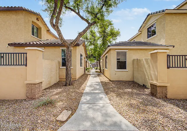 Photo 3 of Single family home for sale at 92 E Palomino Dr, Gilbert, AZ 85296 | MLS# 7068636 | Listing updated on 2026-09-09