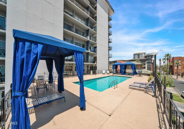 Listing Photo 2 - Condo for sale in building located at 805 N 4Th Ave, Phoenix, AZ 85003 - Unit #1008