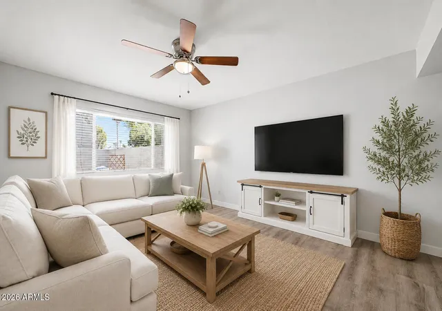 Listing Photo 5 - Condo for sale in building located at 2524 S El Paradiso --, Mesa, AZ 85202 - Unit #90