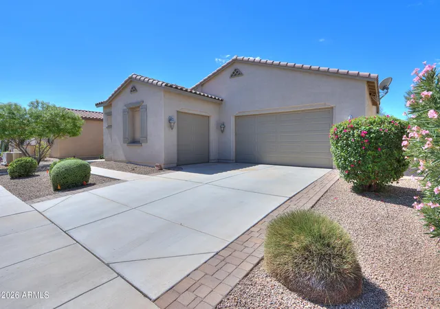 Photo 3 of Single family home for sale at 305 N Rainbow Way, Casa Grande, AZ 85194 | MLS# 7078359 | Listing updated on 2026-09-11