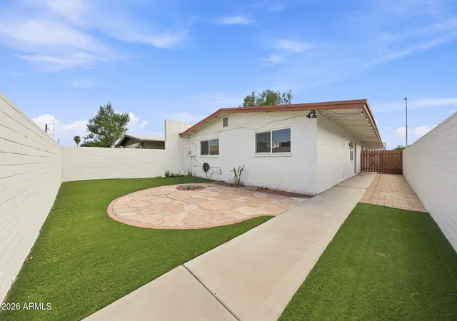 Photo 4 of Single family home for sale at 410 W Laguna Dr, Tempe, AZ 85282 | MLS# 7069593 | Listing updated on 2026-09-10