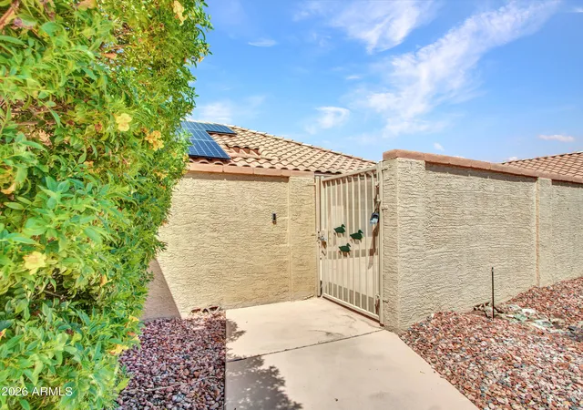 Photo 4 of Sale Pending at 5424 W Cochise Dr, Glendale, AZ 85302 | MLS# 7075164 | Listing updated on 2026-09-10