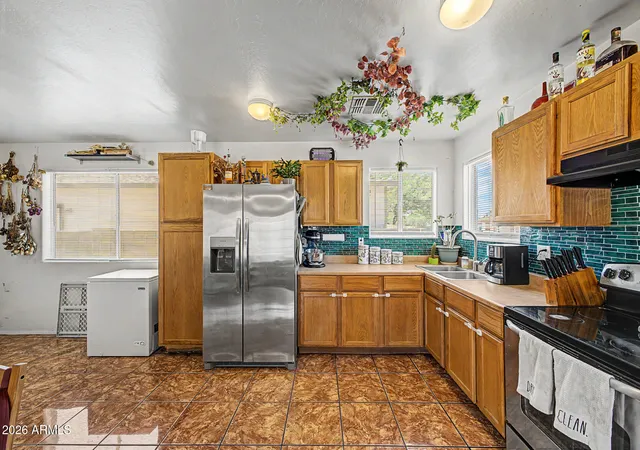 Photo 3 of Single family home for sale at 945 W Cocopah St, Phoenix, AZ 85007 | MLS# 7078486 | Listing updated on 2026-09-23