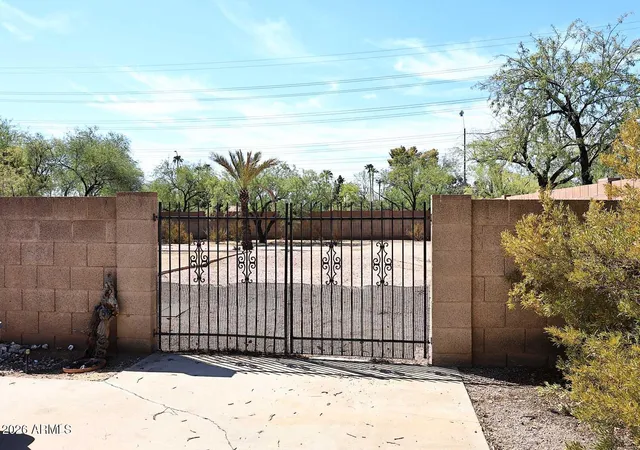Photo 4 of Single family home for sale at 9821 E Becker Ln, Scottsdale, AZ 85260 | MLS# 7072075 | Listing updated on 2026-09-16