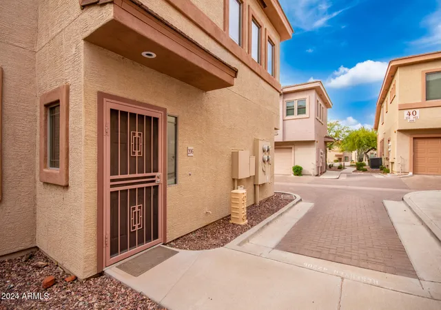 Photo 2 of Townhouse for sale at 42424 N Gavilan Peak Pkwy #42206, Anthem, AZ 85086 | MLS# 7074607 | Listing updated on 2026-09-08