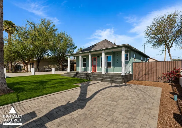 Photo 2 of Single family home for sale at 930 E Taylor St, Phoenix, AZ 85006 | MLS# 7071043 | Listing updated on 2026-09-07