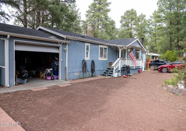 Photo 2 of Manufactured home for sale at 981 N 44th Circle, Show Low, AZ 85901 | MLS# 7070885 | Listing updated on 2026-10-04