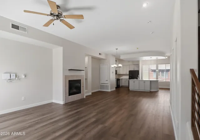 Photo 3 of Townhouse for sale at 6605 N 93rd Avenue #1021, Glendale, AZ 85305 | MLS# 7073906 | Listing updated on 2026-09-03