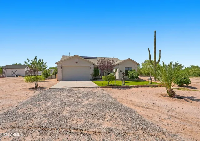 Photo 2 of Sale Pending at 23043 E Sunny Ln, Florence, AZ 85132 | MLS# 7070979 | Listing updated on 2026-10-01