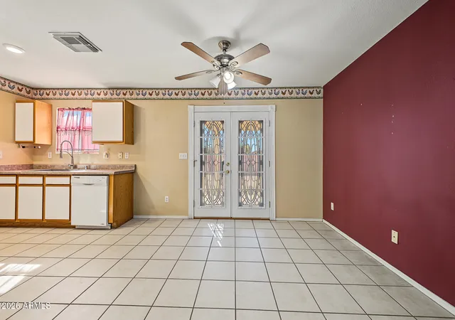 Photo 2 of Single family home for sale at 7117 W Preston Ln, Phoenix, AZ 85043 | MLS# 7076047 | Listing updated on 2026-10-28