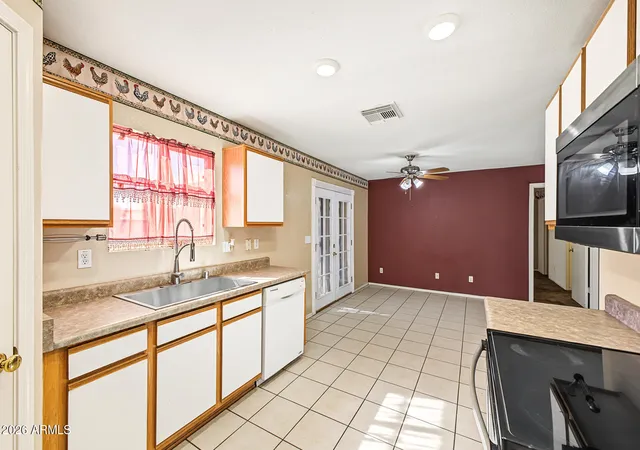 Photo 4 of Single family home for sale at 7117 W Preston Ln, Phoenix, AZ 85043 | MLS# 7076047 | Listing updated on 2026-10-28