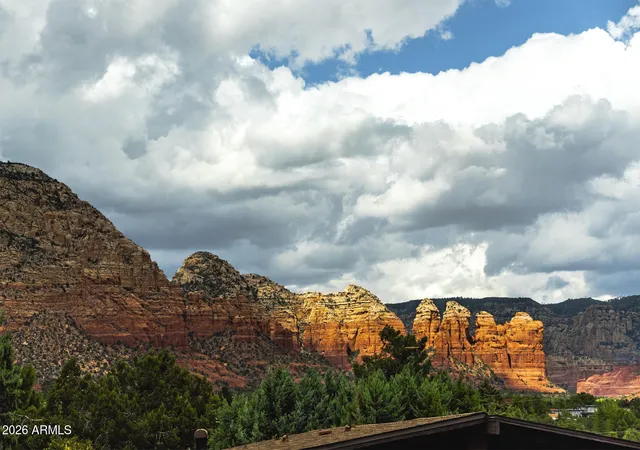 Photo 3 of Townhouse for sale at 10 Calle Del Medio, Sedona, AZ 86336 | MLS# 7078191 | Listing updated on 2026-09-19