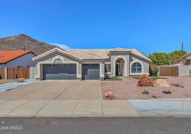 Single family home for sale at 5538 W Fallen Leaf Ln, Glendale, AZ 85310 | MLS# 7071602