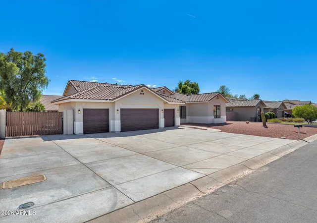 Photo 3 of Single family home for sale at 5533 W Wind Dr, Glendale, AZ 85310 | MLS# 7071587 | Listing updated on 2026-09-14