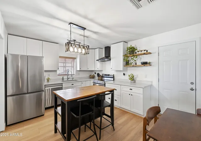 Photo 2 of Single family home for sale at 706 N Cedar St, Gilbert, AZ 85233 | MLS# 7073311 | Listing updated on 2026-09-11