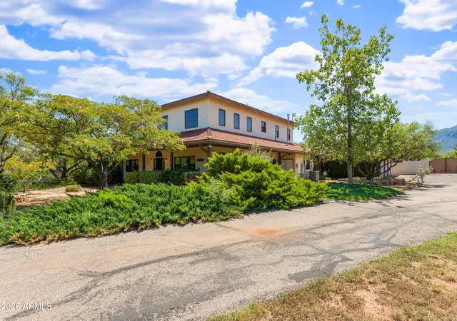 Photo 2 of Single family home for sale at 1500 E Choctaw Dr, Sierra Vista, AZ 85650 | MLS# 7073608 | Listing updated on 2026-09-11