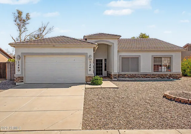 Photo 1 of Sale Pending at 1240 E Melrose Loop, Casa Grande, AZ 85122 | MLS# 7074585 | Listing updated on 2026-09-11